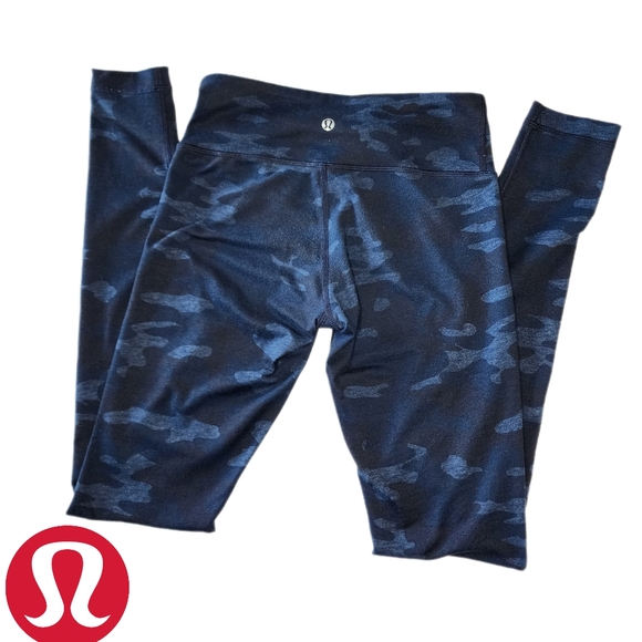 lululemon athletica Pants - Lululemon Athletica Womens Size 4 Wunder  Blue & Black Camo Workout Leggings